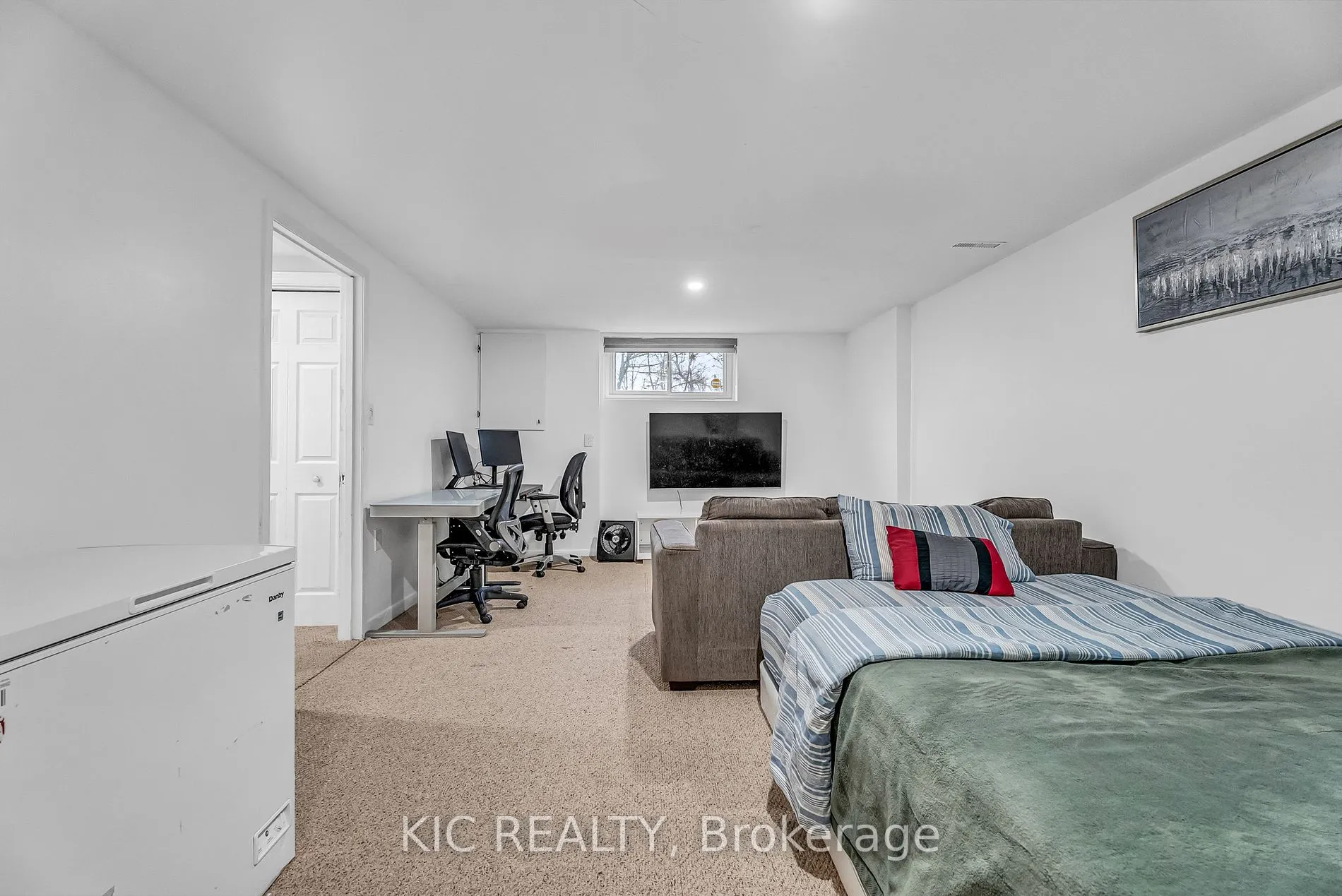233 Innisfil Street, #19