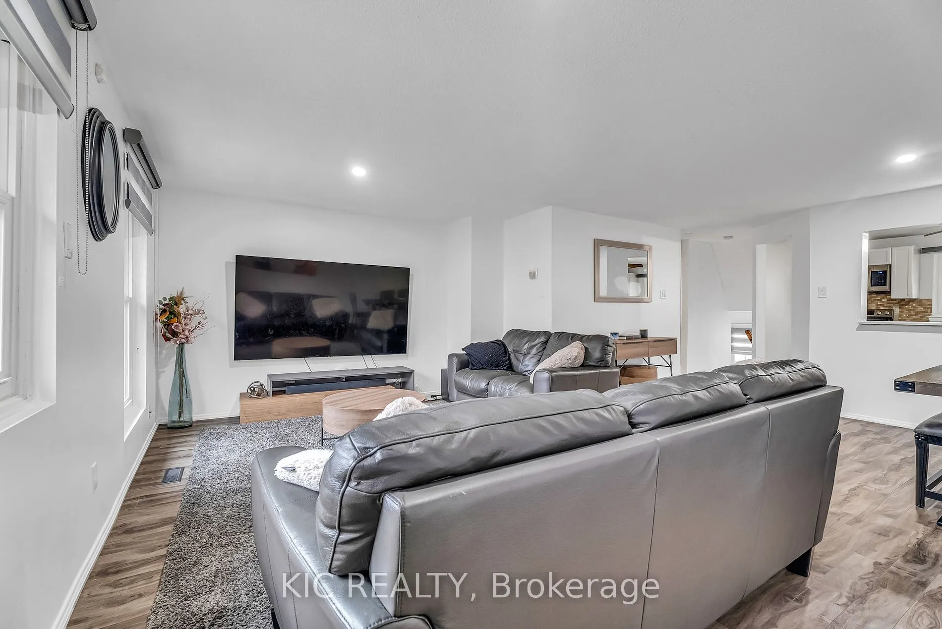 233 Innisfil Street, #19