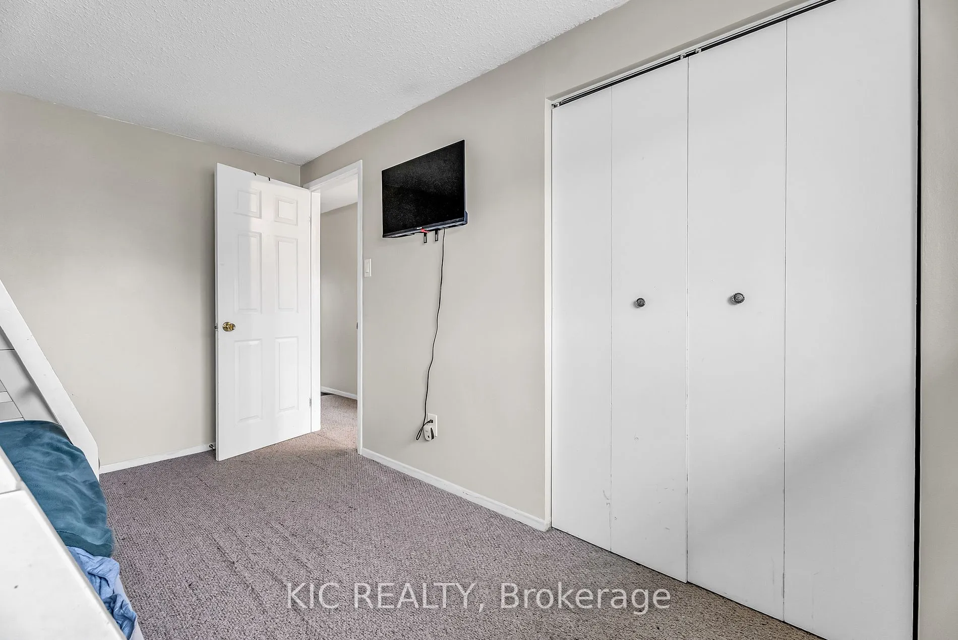 233 Innisfil Street, #19