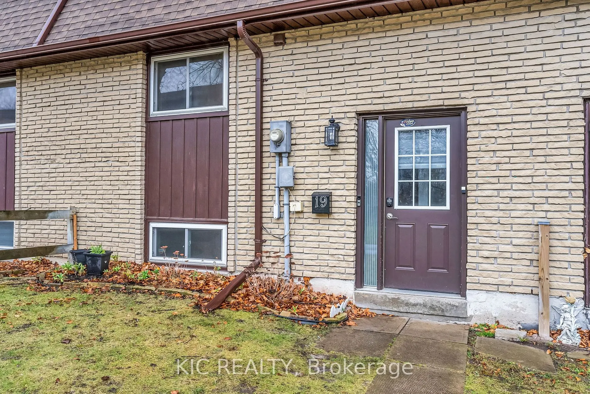 233 Innisfil Street, #19