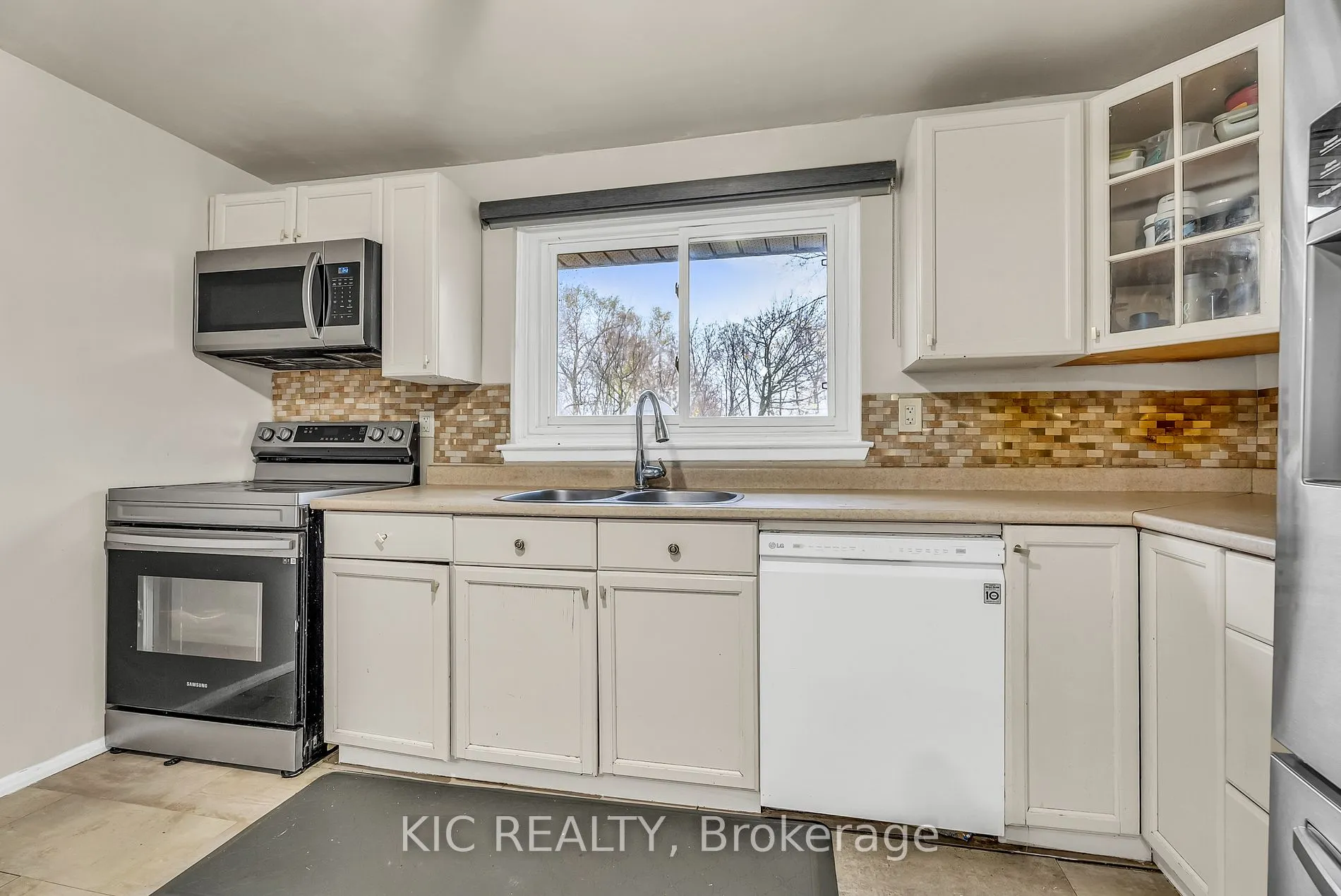233 Innisfil Street, #19