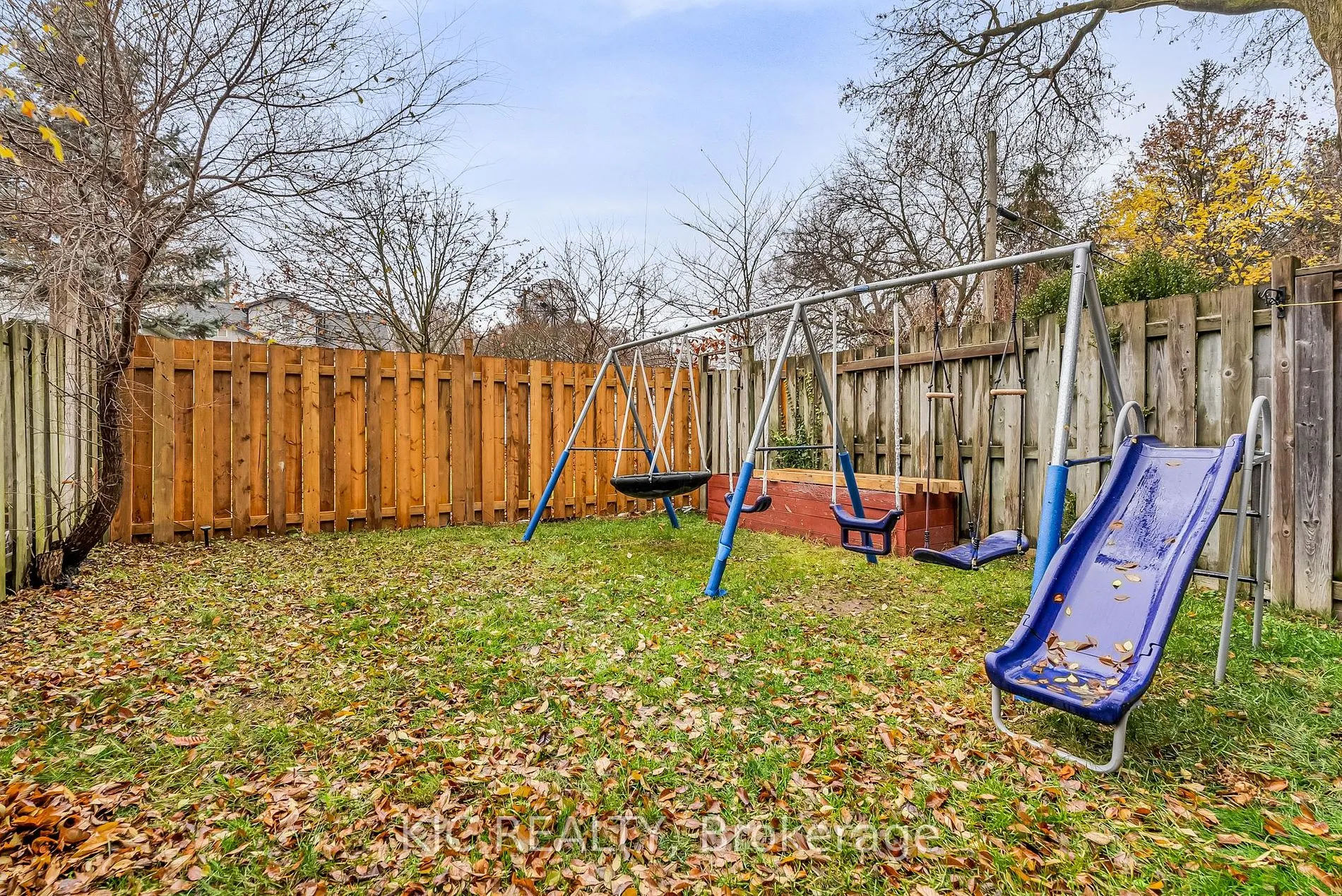 233 Innisfil Street, #19