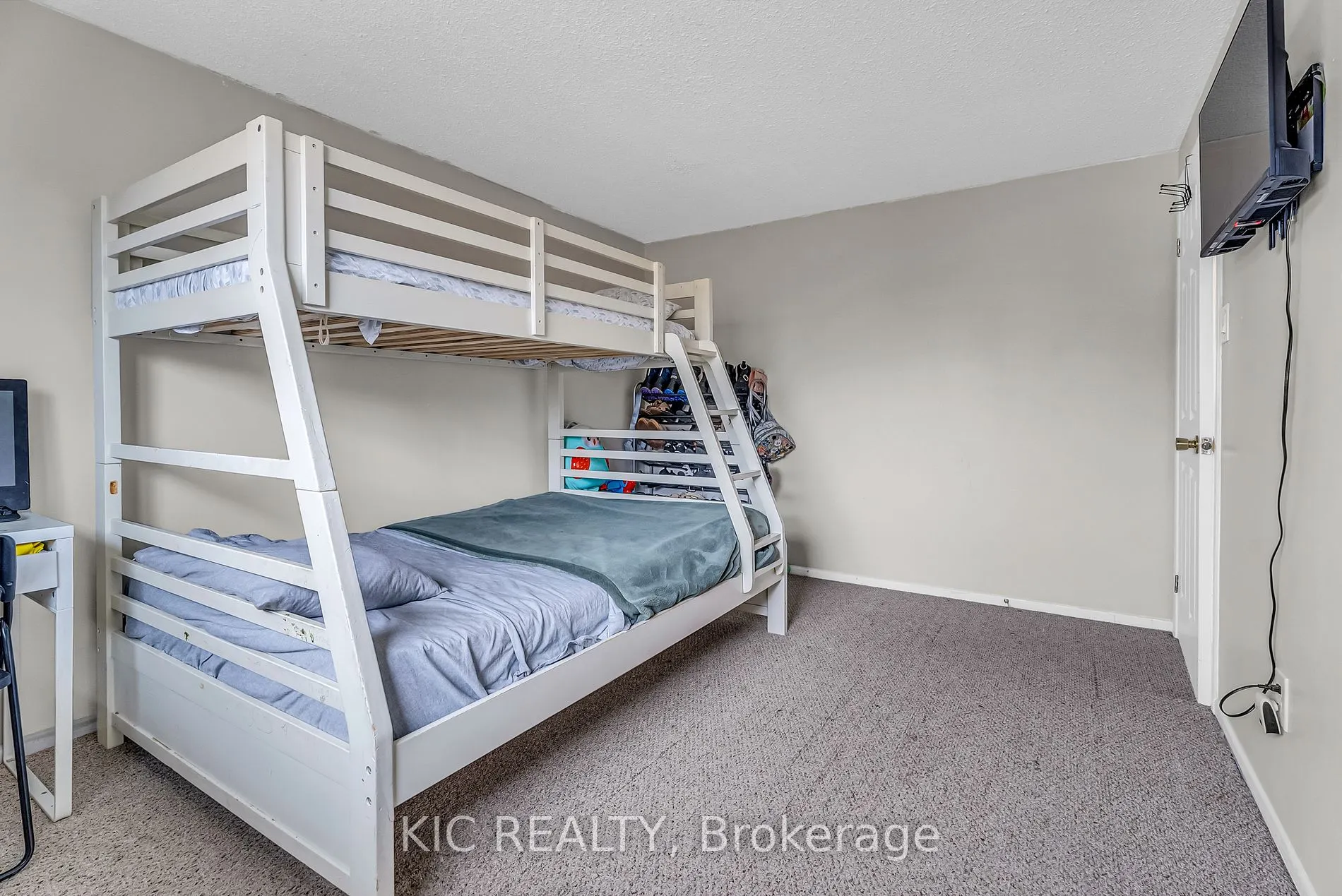 233 Innisfil Street, #19