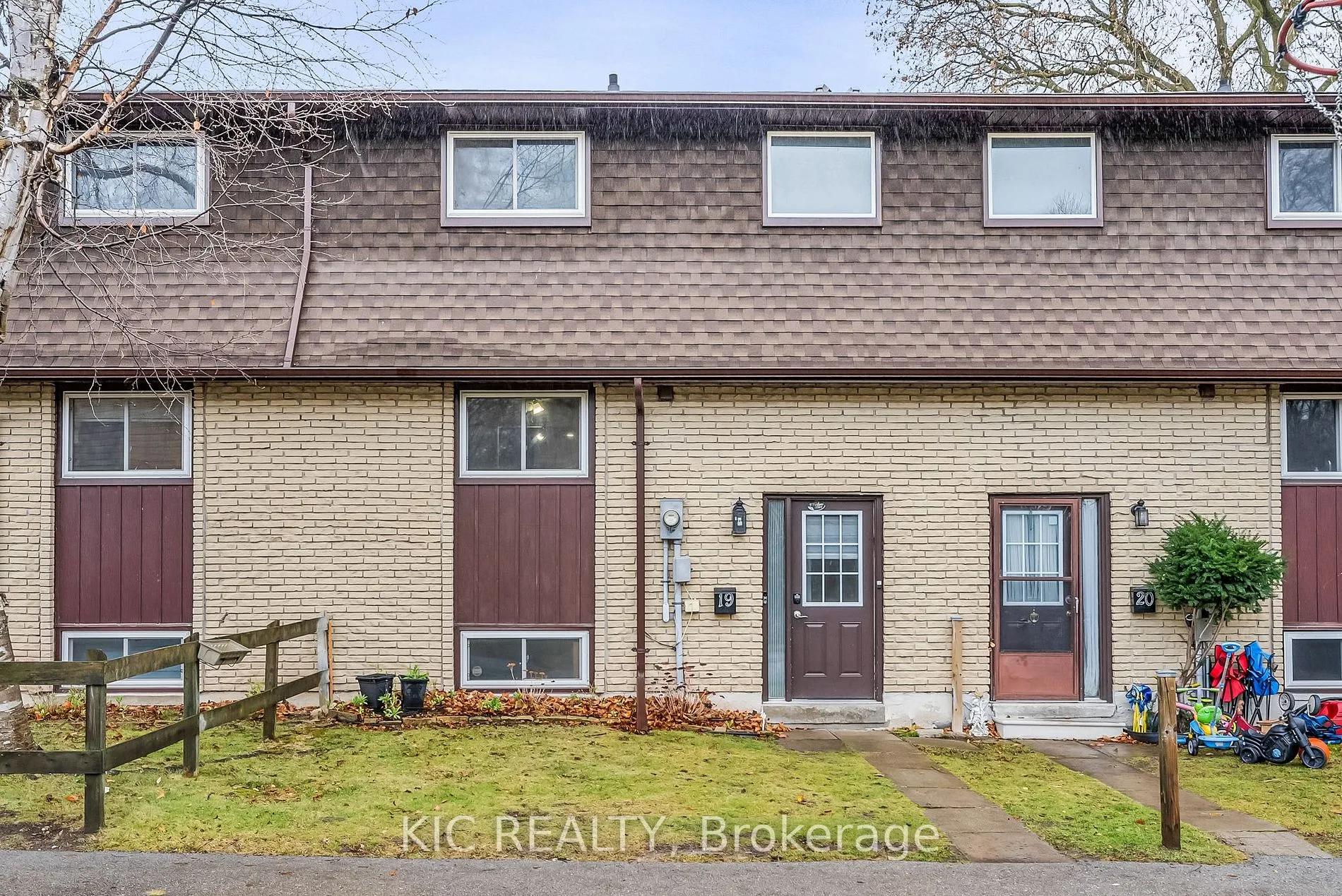233 Innisfil Street, #19