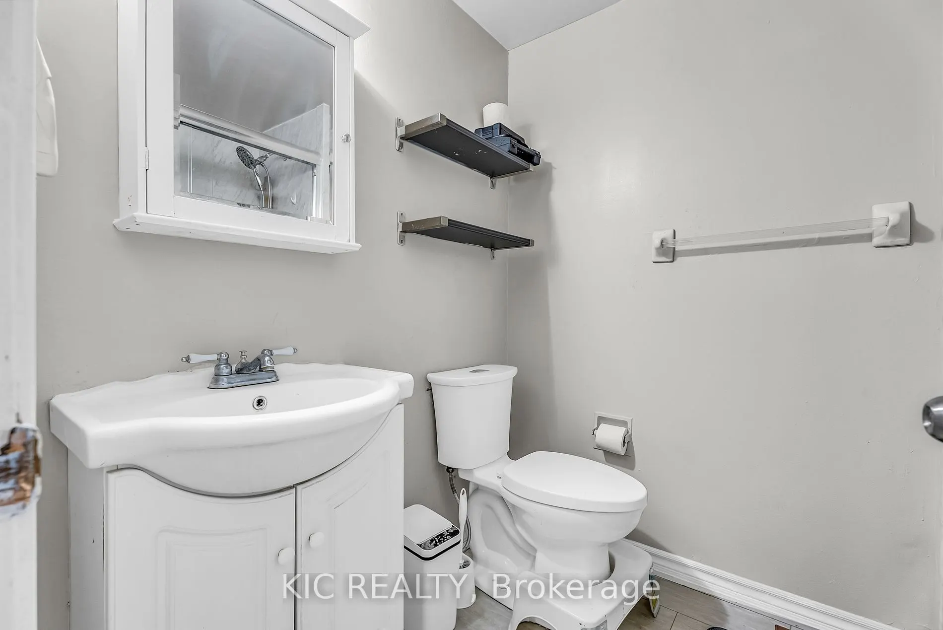 233 Innisfil Street, #19