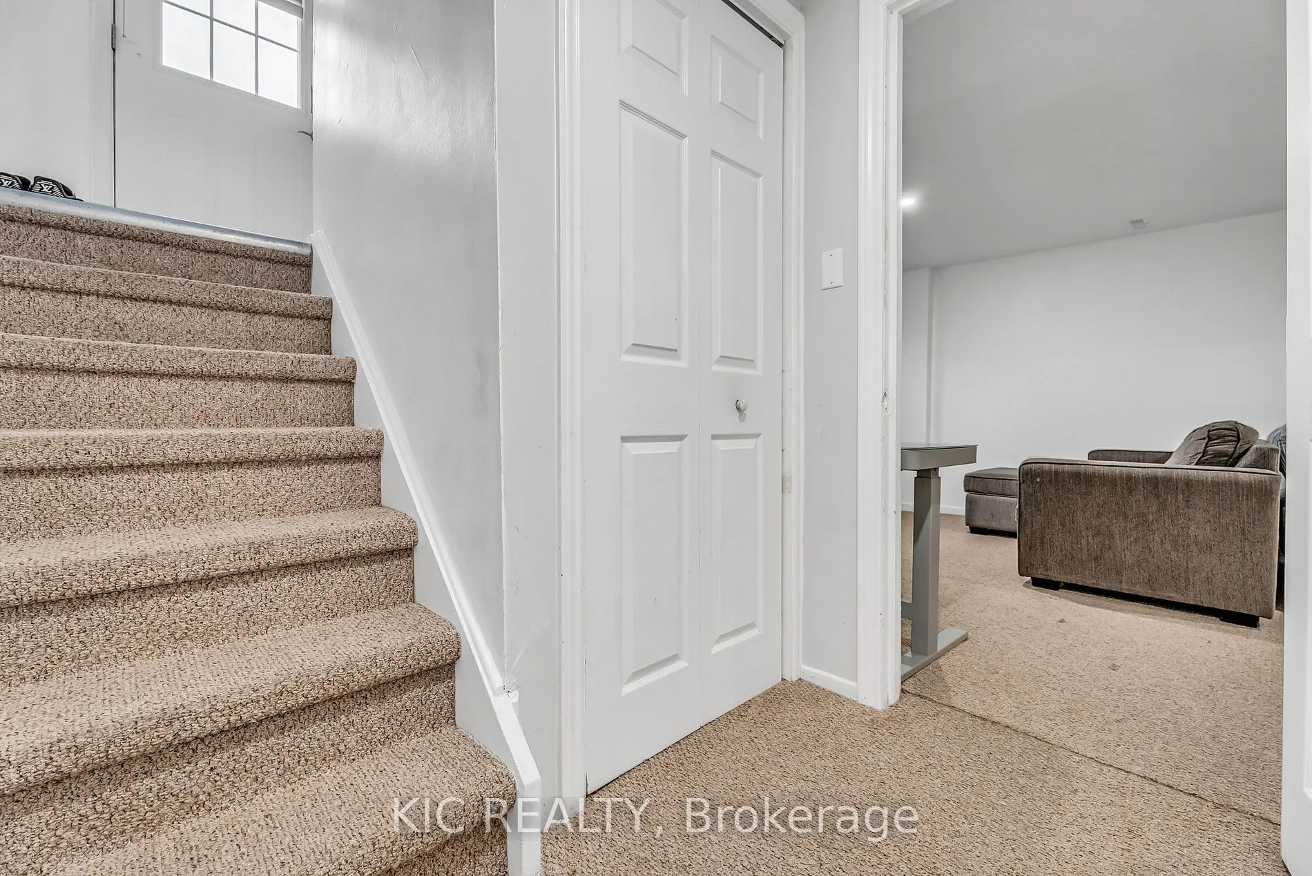 233 Innisfil Street, #19