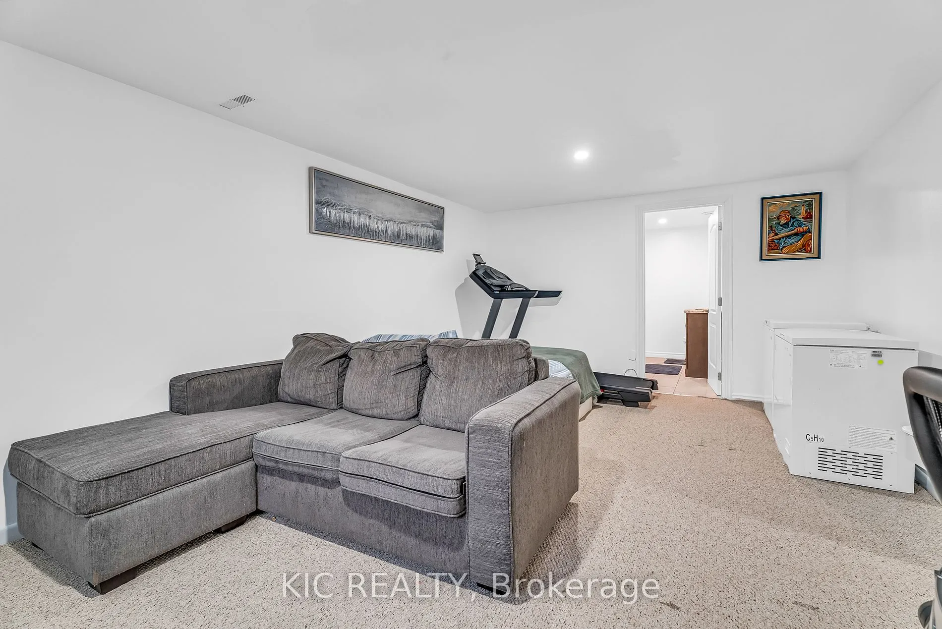 233 Innisfil Street, #19
