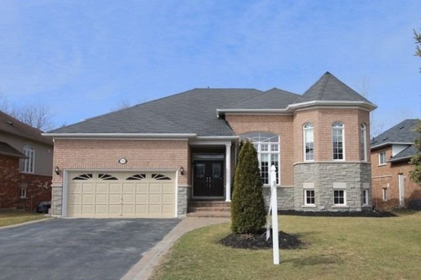 104 Royal Beech Dr, Wasaga Beach
