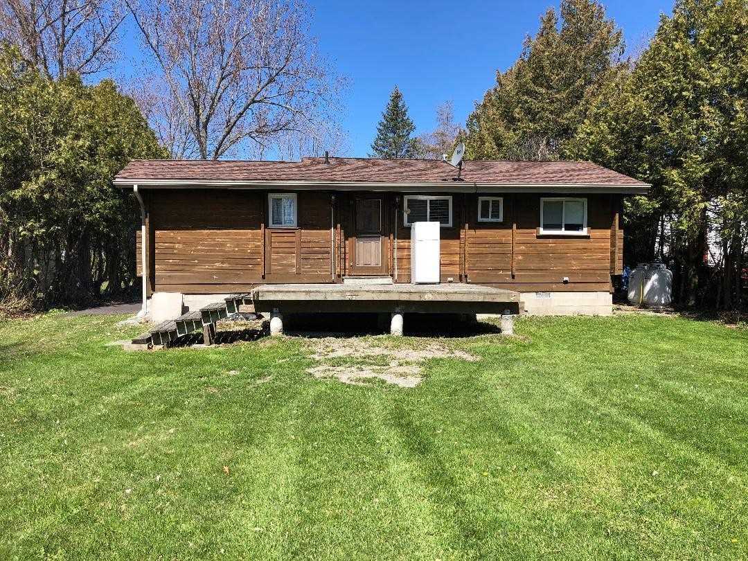 2409 Lakeshore Dr, (MLS® S4761045) See this detached house for