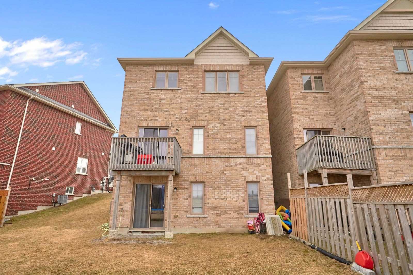 46 Forsyth Cres