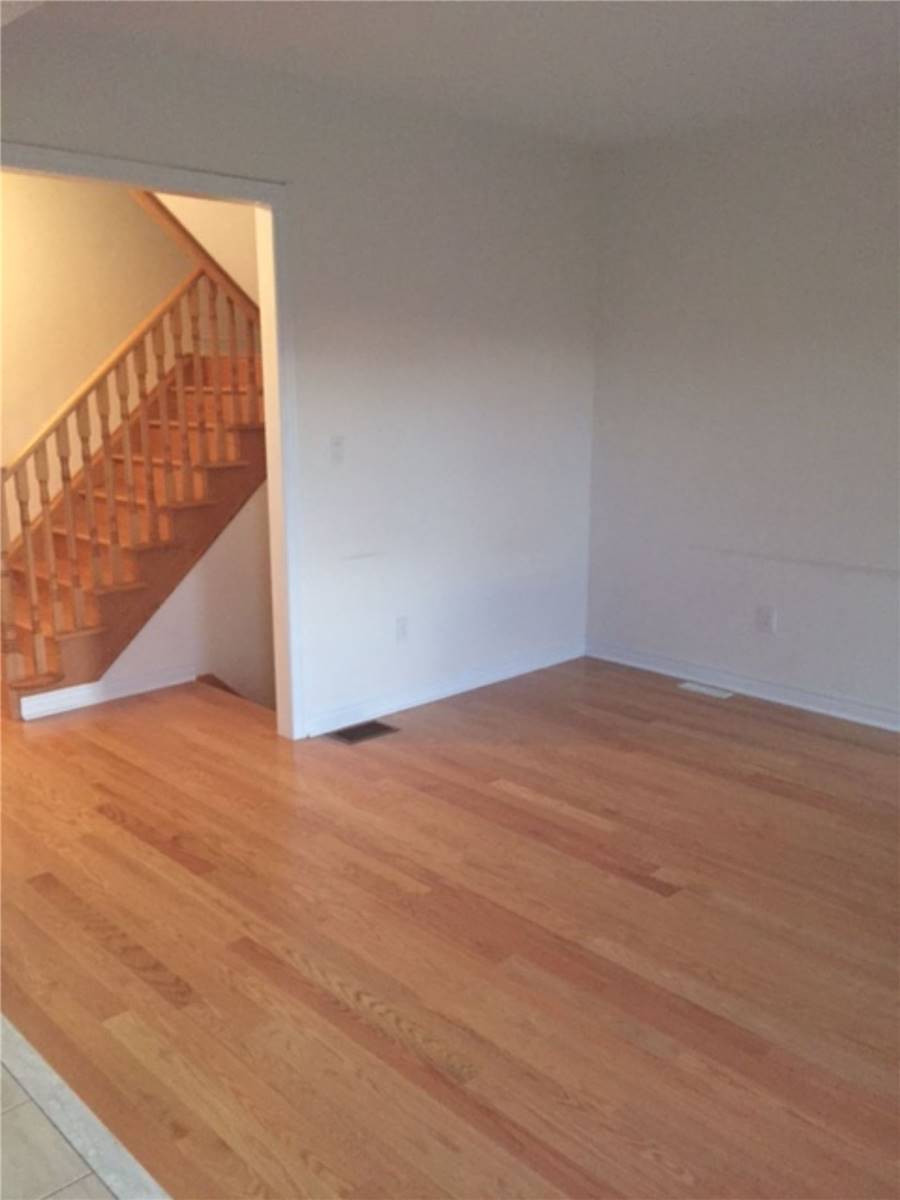 46 Forsyth Cres
