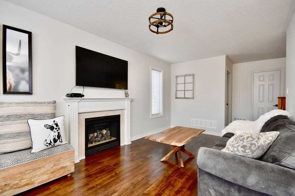 60 Crimson Ridge Rd