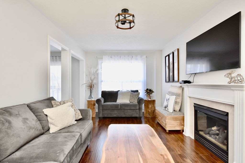 60 Crimson Ridge Rd
