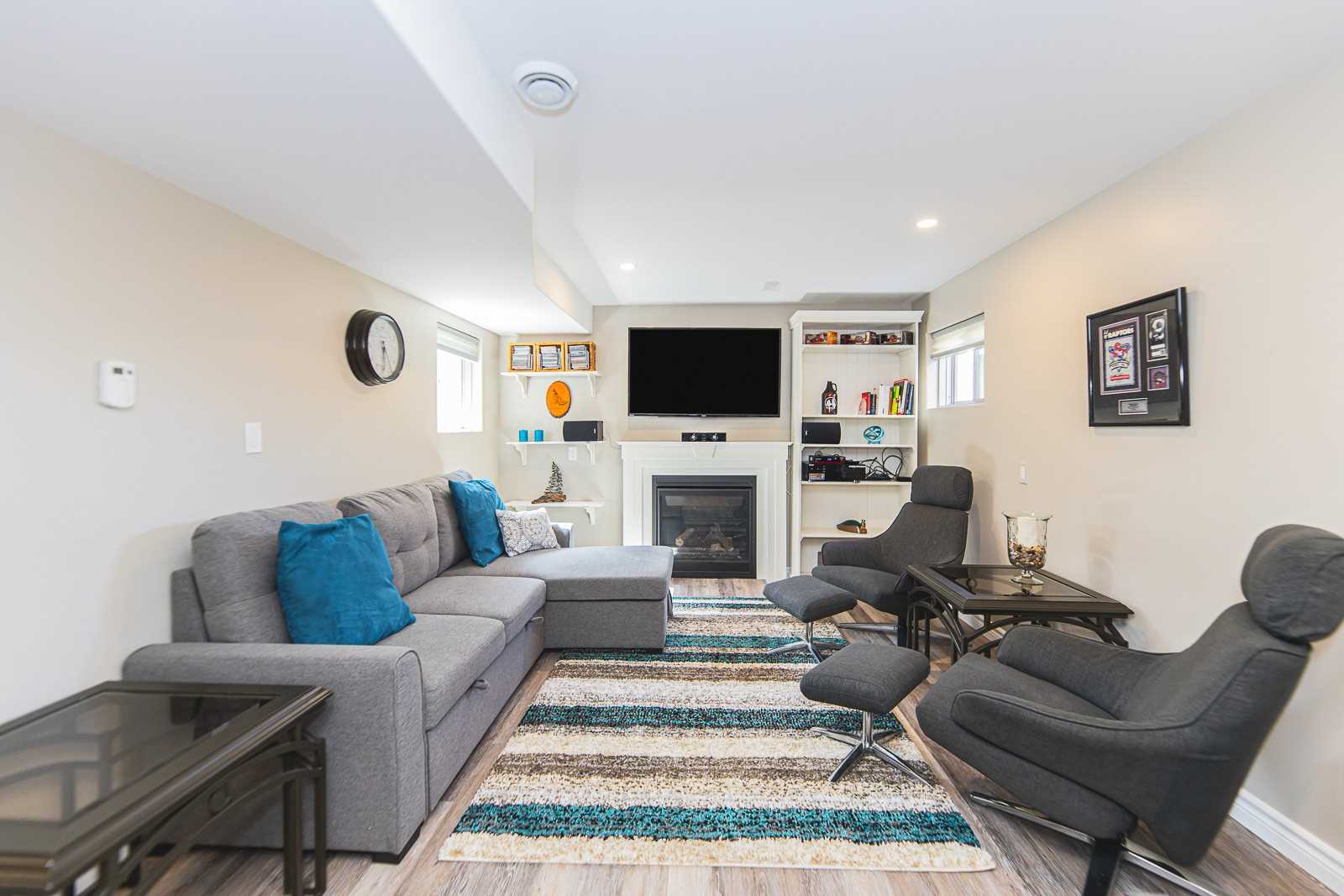 7 Hughes St
