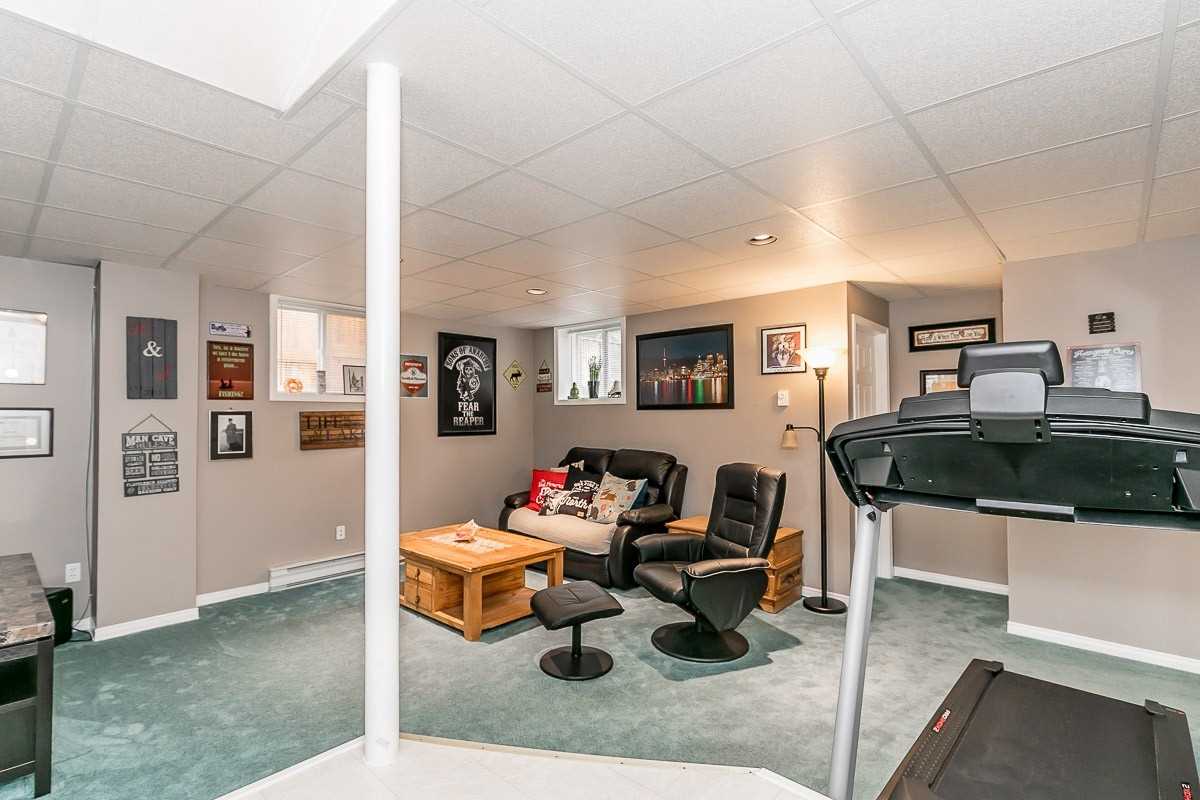 26 Frontier Ave