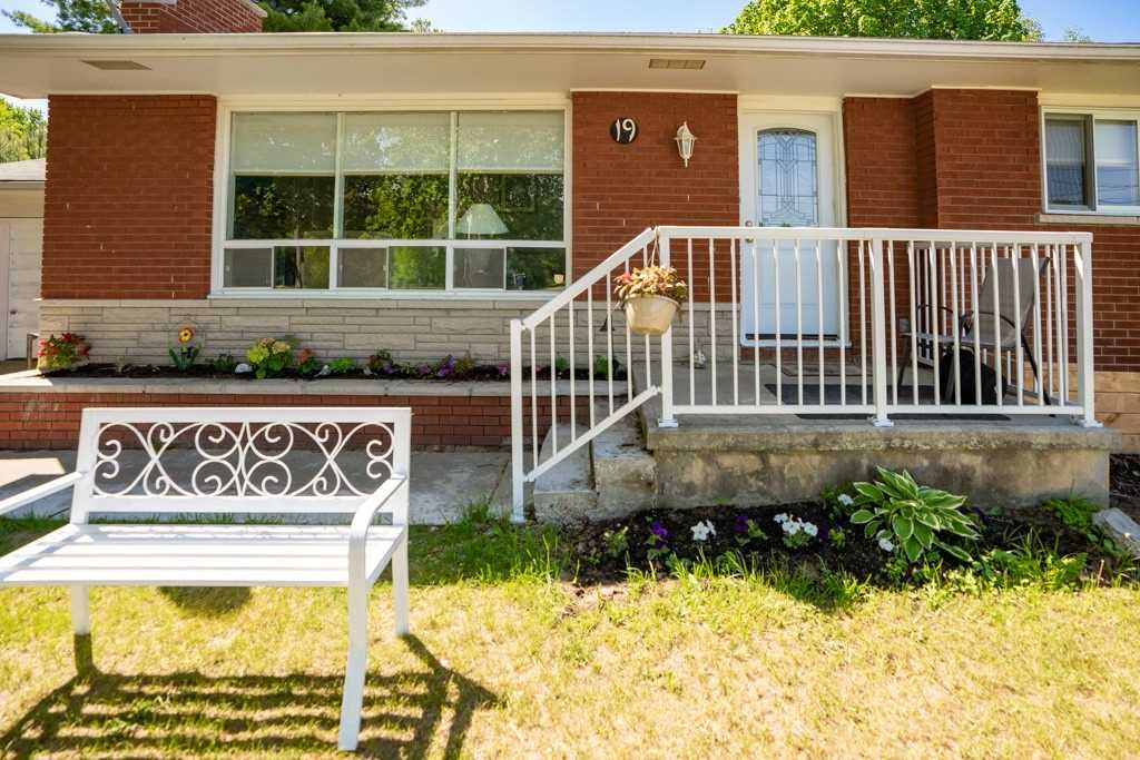 19 Locke Ave