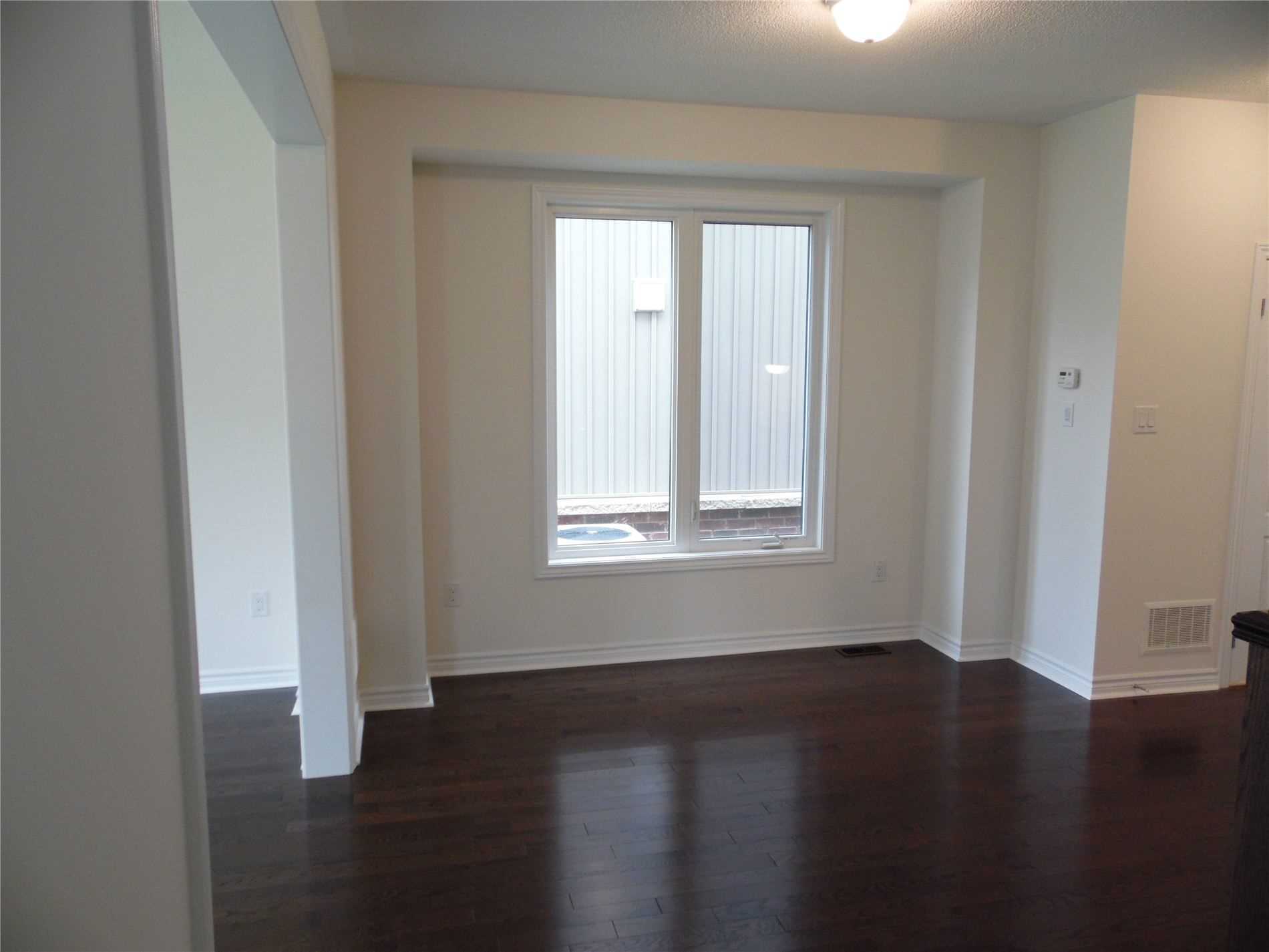 10 Kerr St