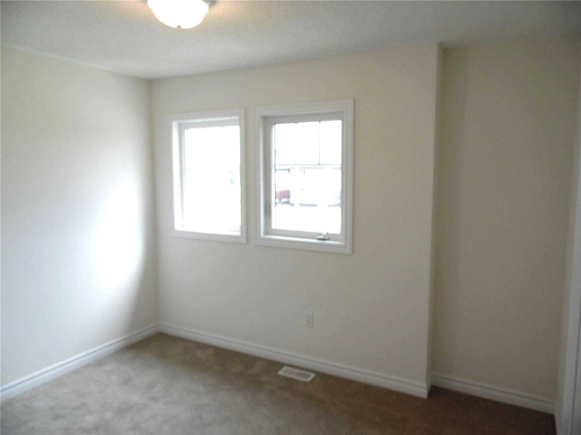10 Kerr St