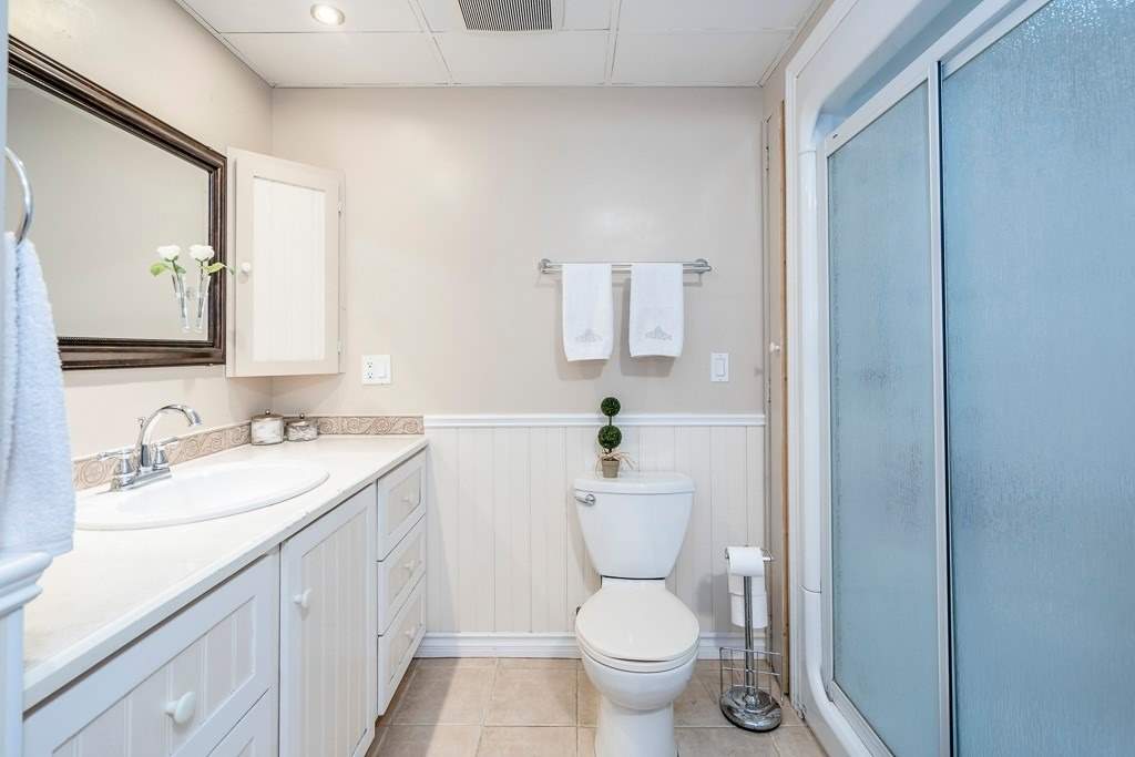 18 Centre St