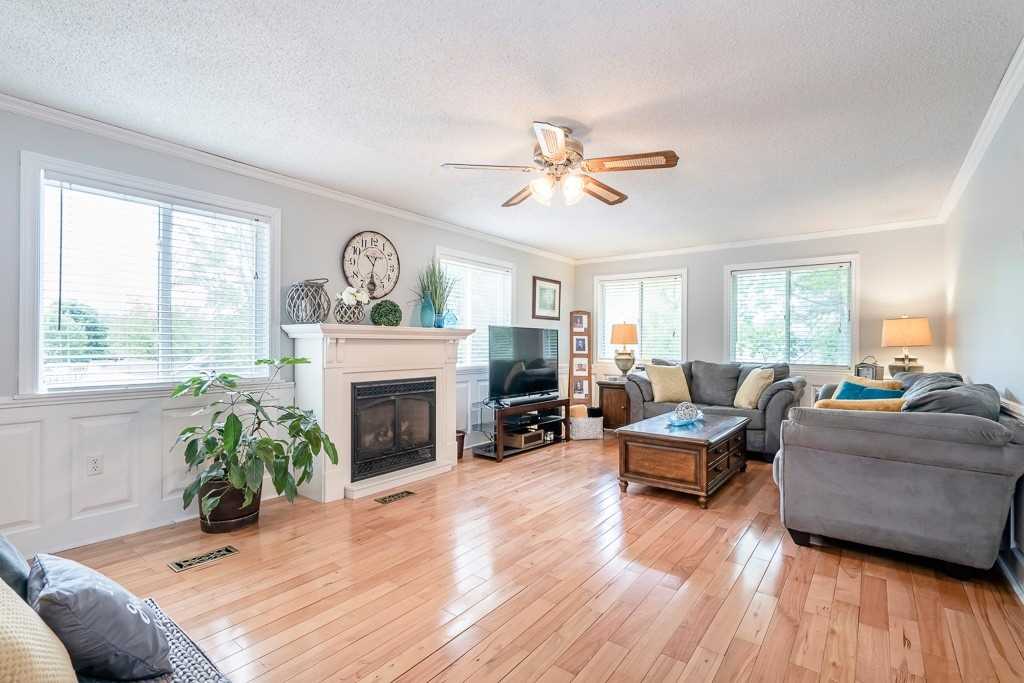 18 Centre St