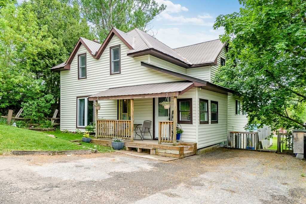 18 Centre St