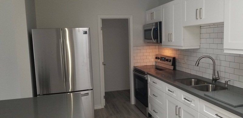 31 Mississaga St W