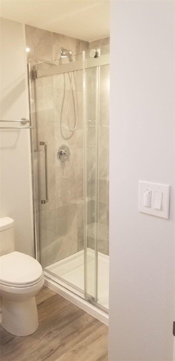 31 Mississaga St W