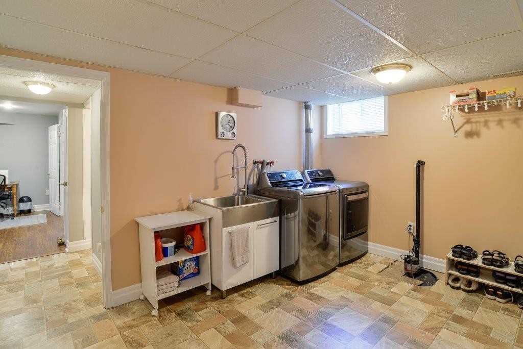 54 Carter Cres