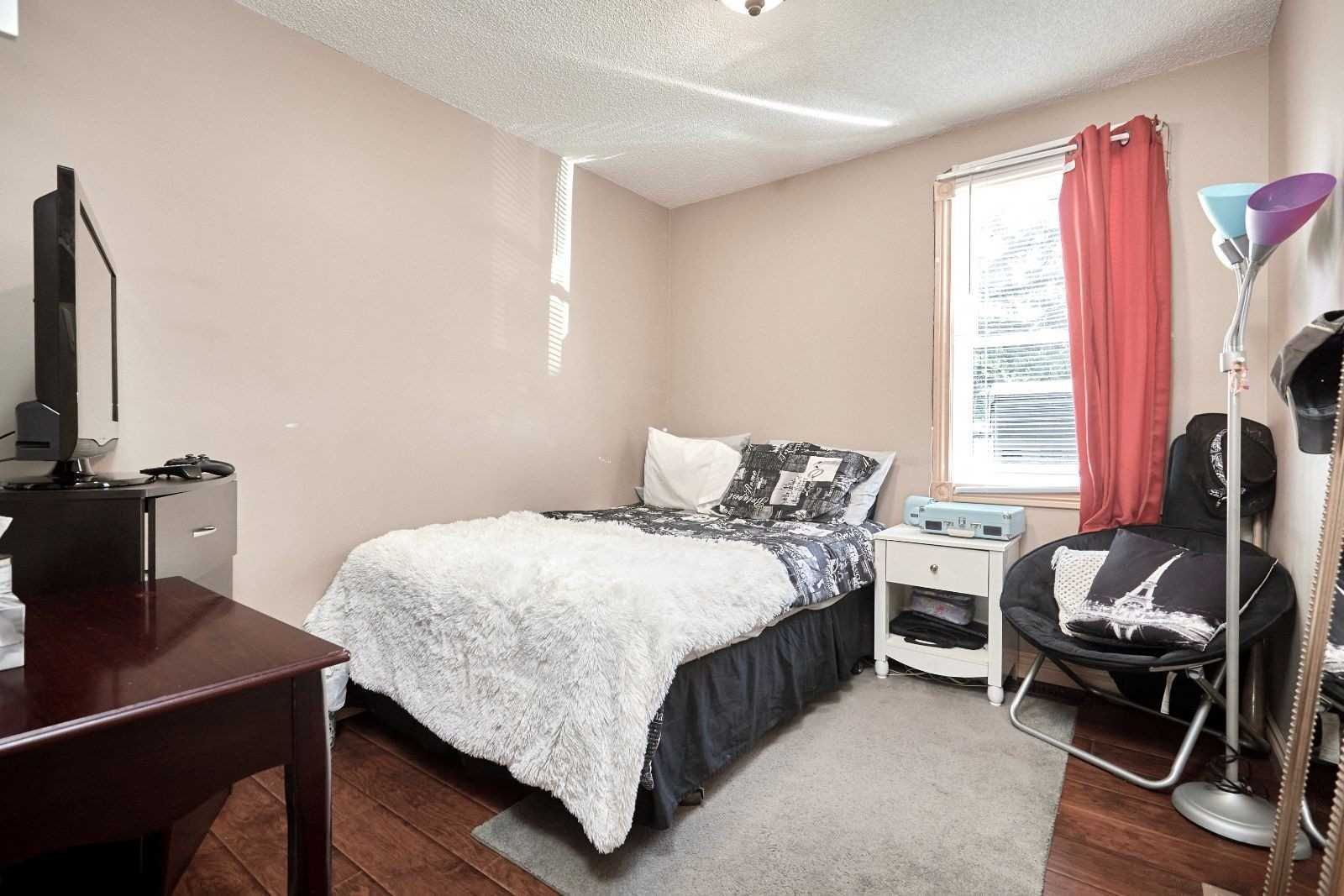 18 Elgin St