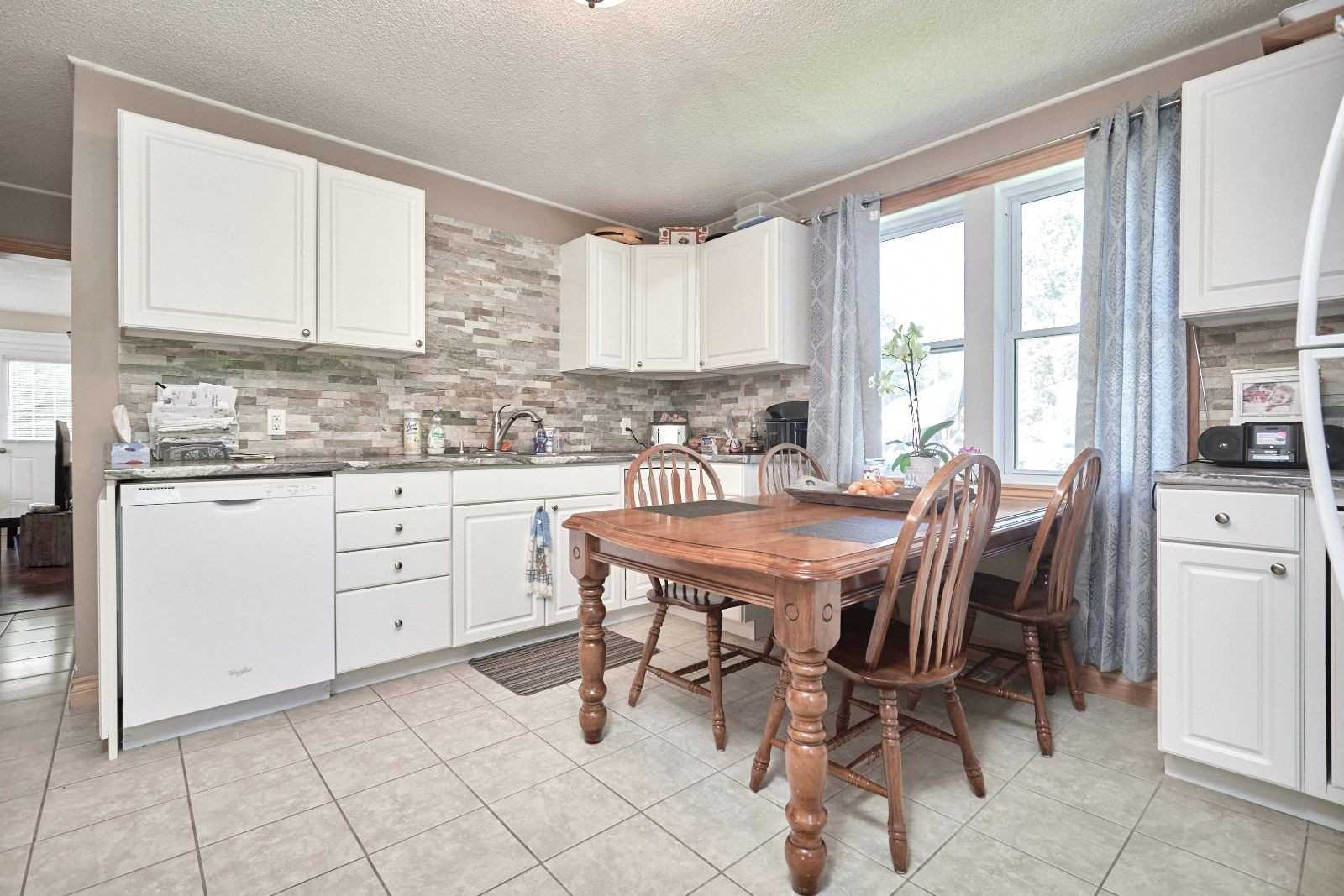 18 Elgin St