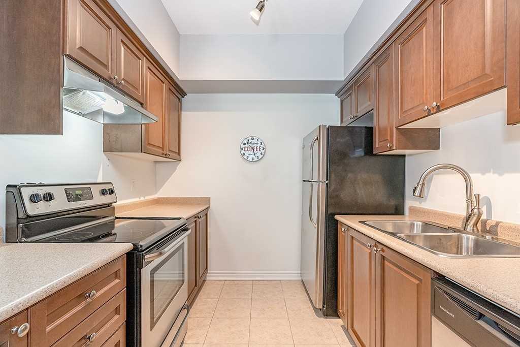43 Ferndale Dr S, #406