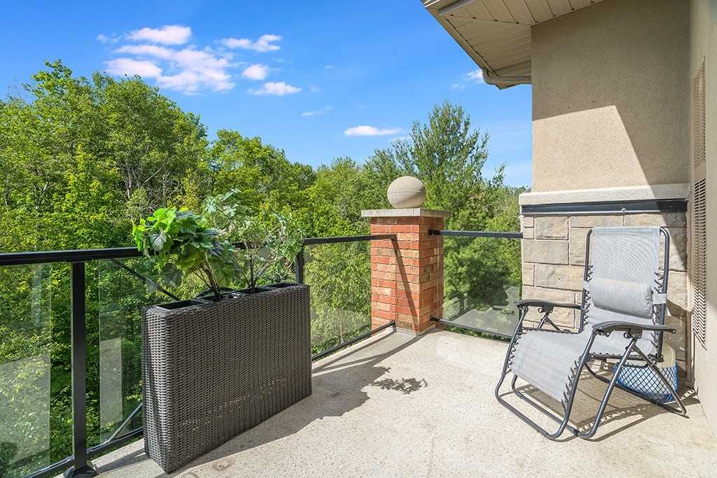 43 Ferndale Dr S, #406
