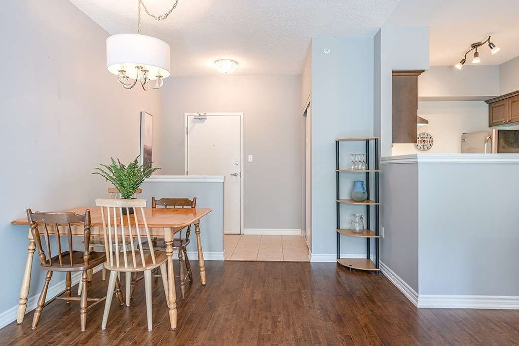 43 Ferndale Dr S, #406