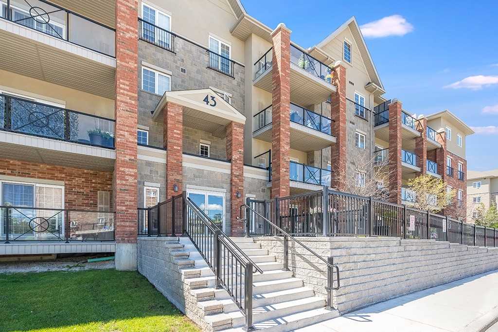 43 Ferndale Dr S, #406