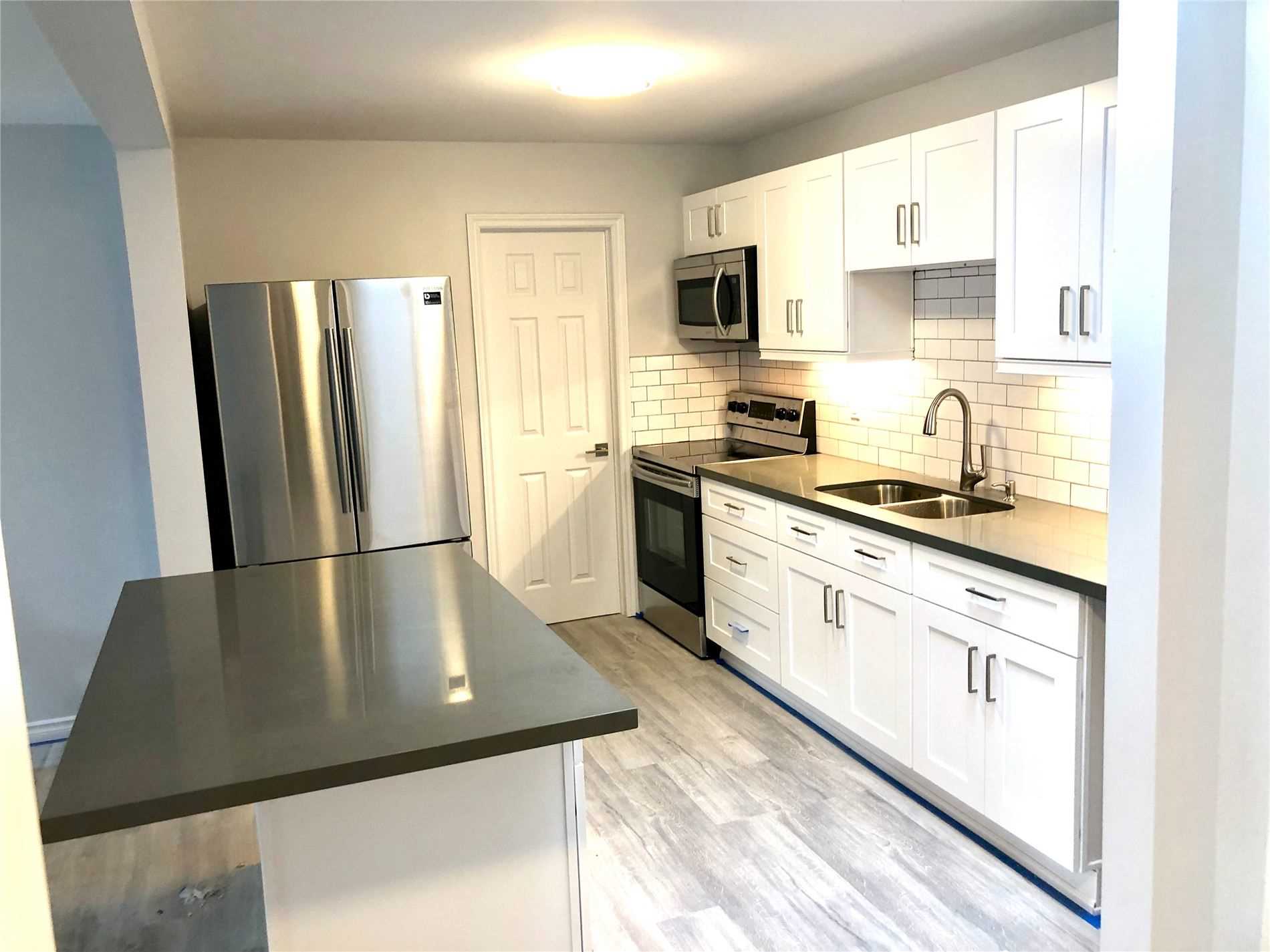 31 Mississaga St W