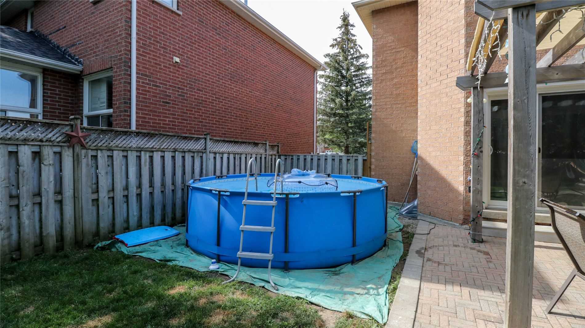 293 Livingstone St W