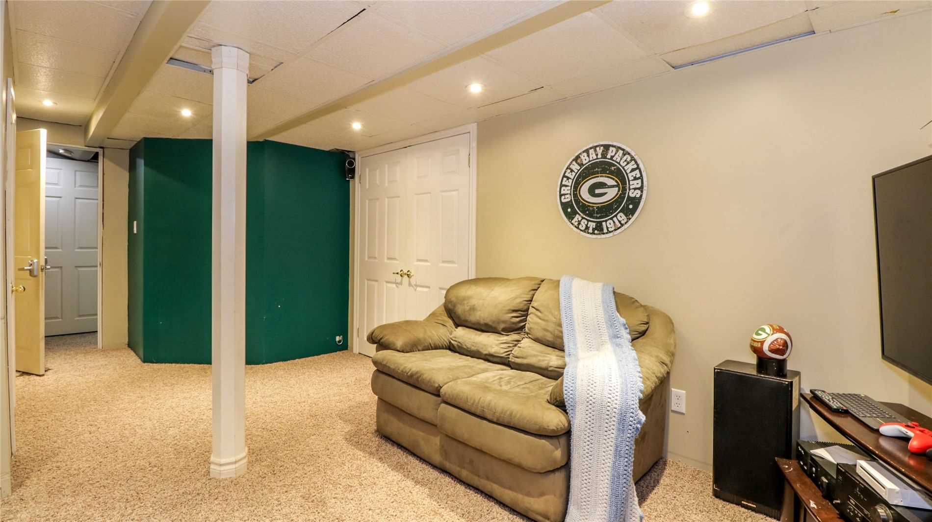 293 Livingstone St W