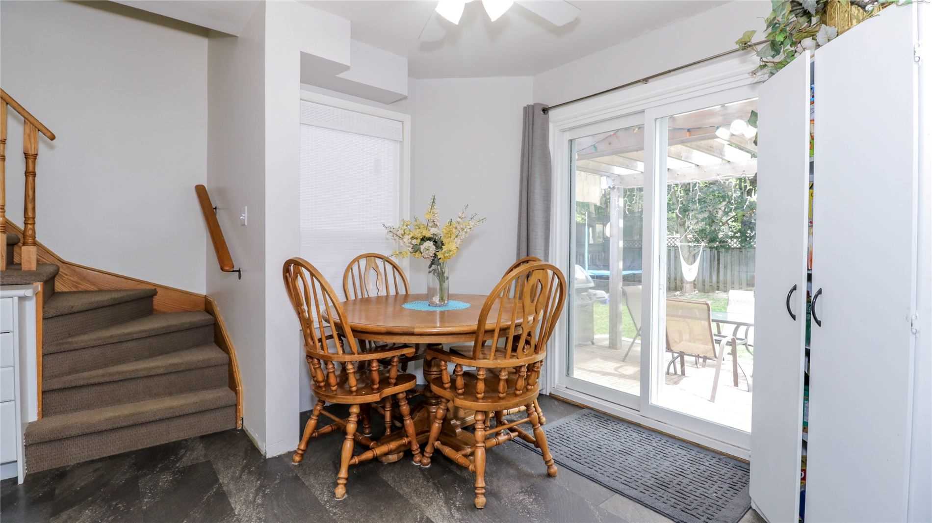 293 Livingstone St W