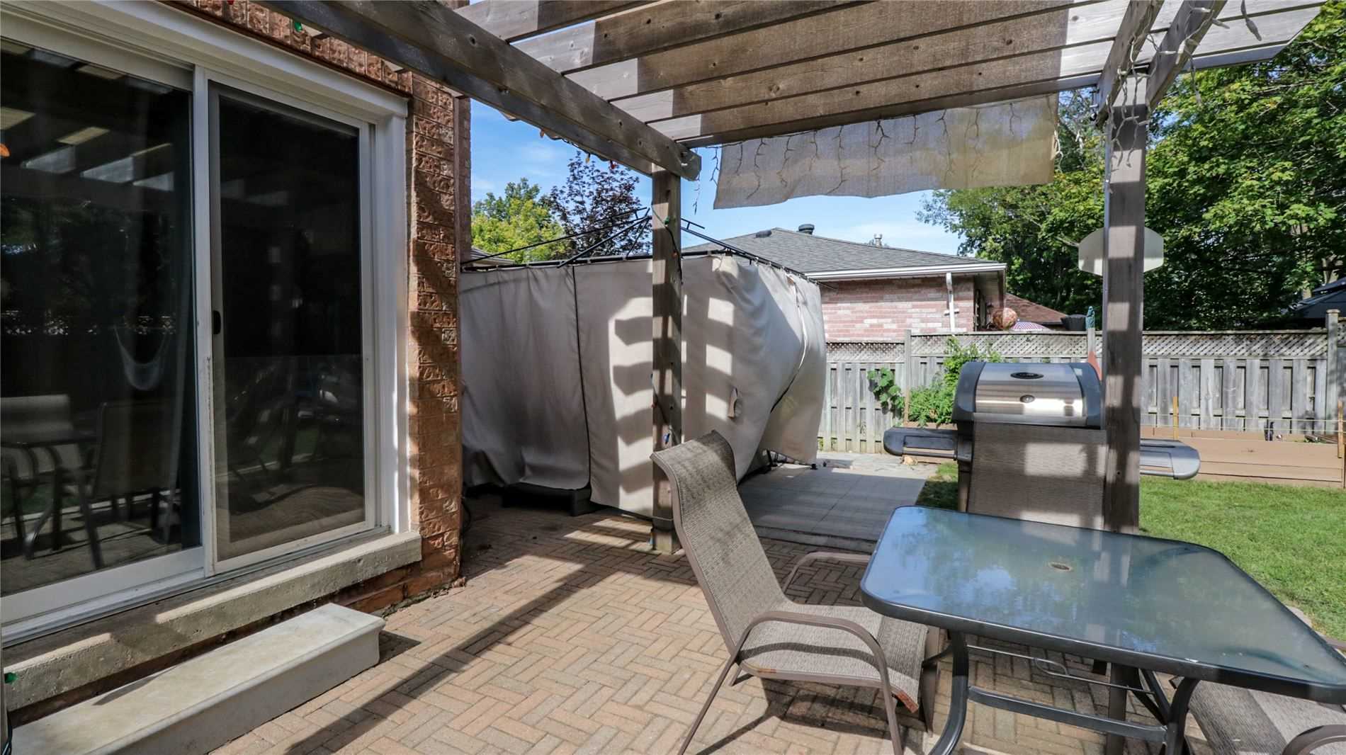 293 Livingstone St W