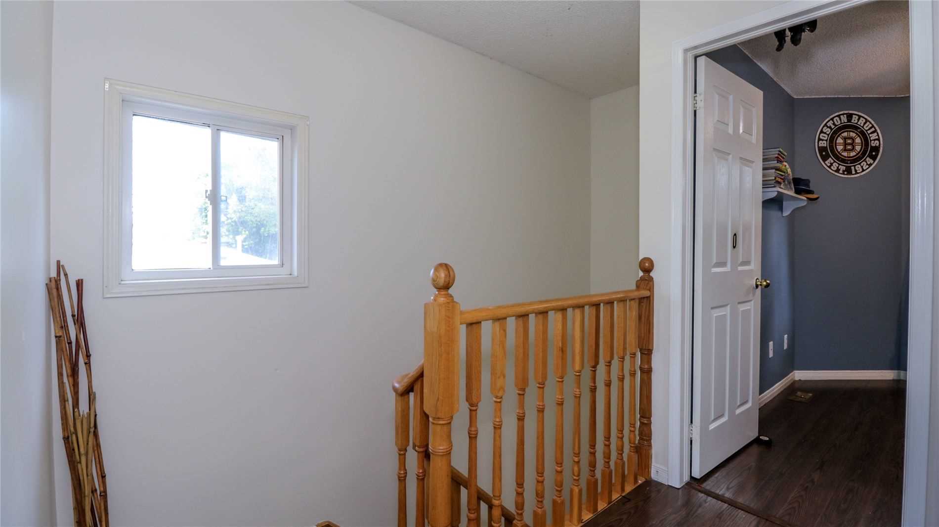 293 Livingstone St W