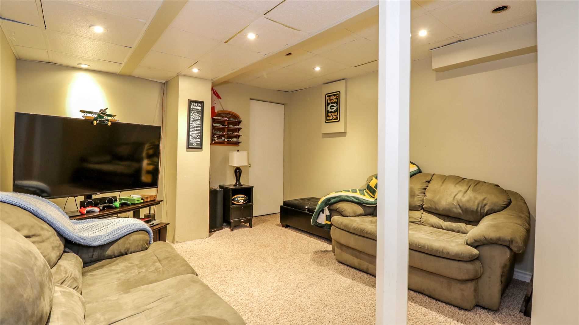 293 Livingstone St W