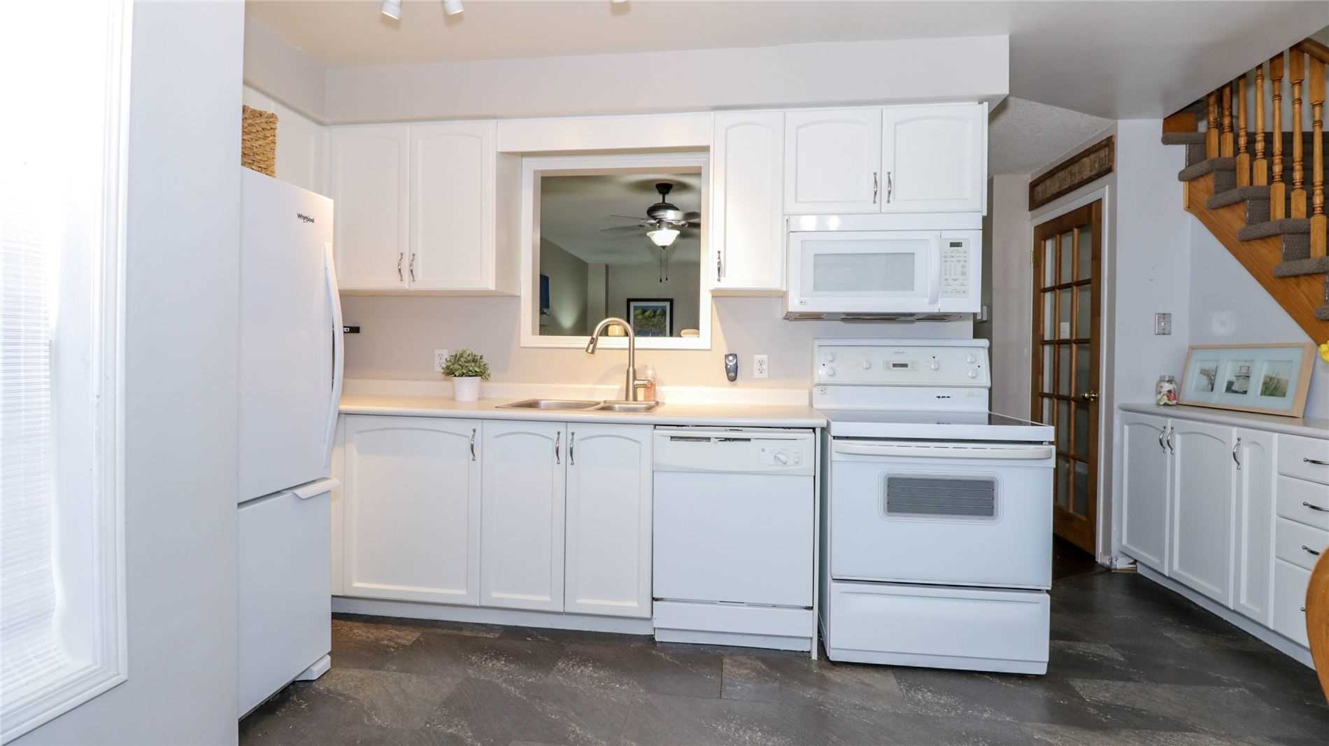 293 Livingstone St W