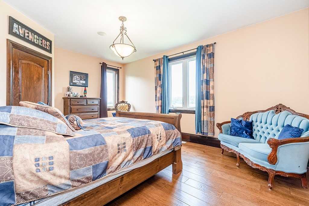 100 Concession 13 W