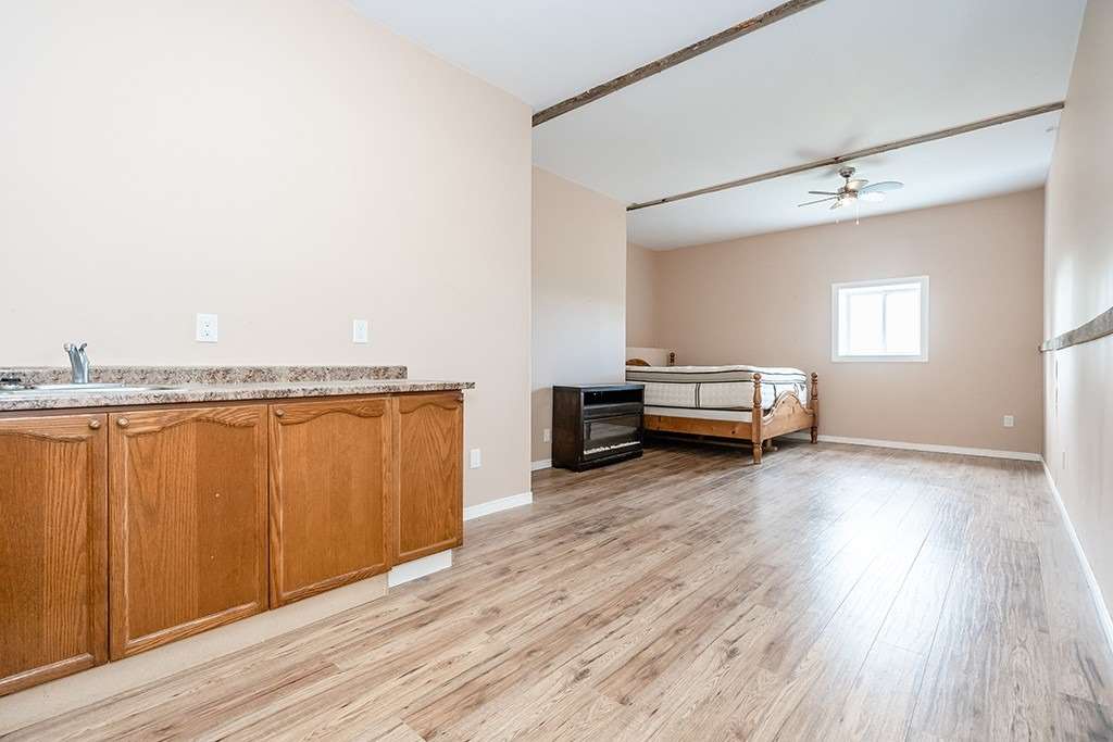 100 Concession 13 W