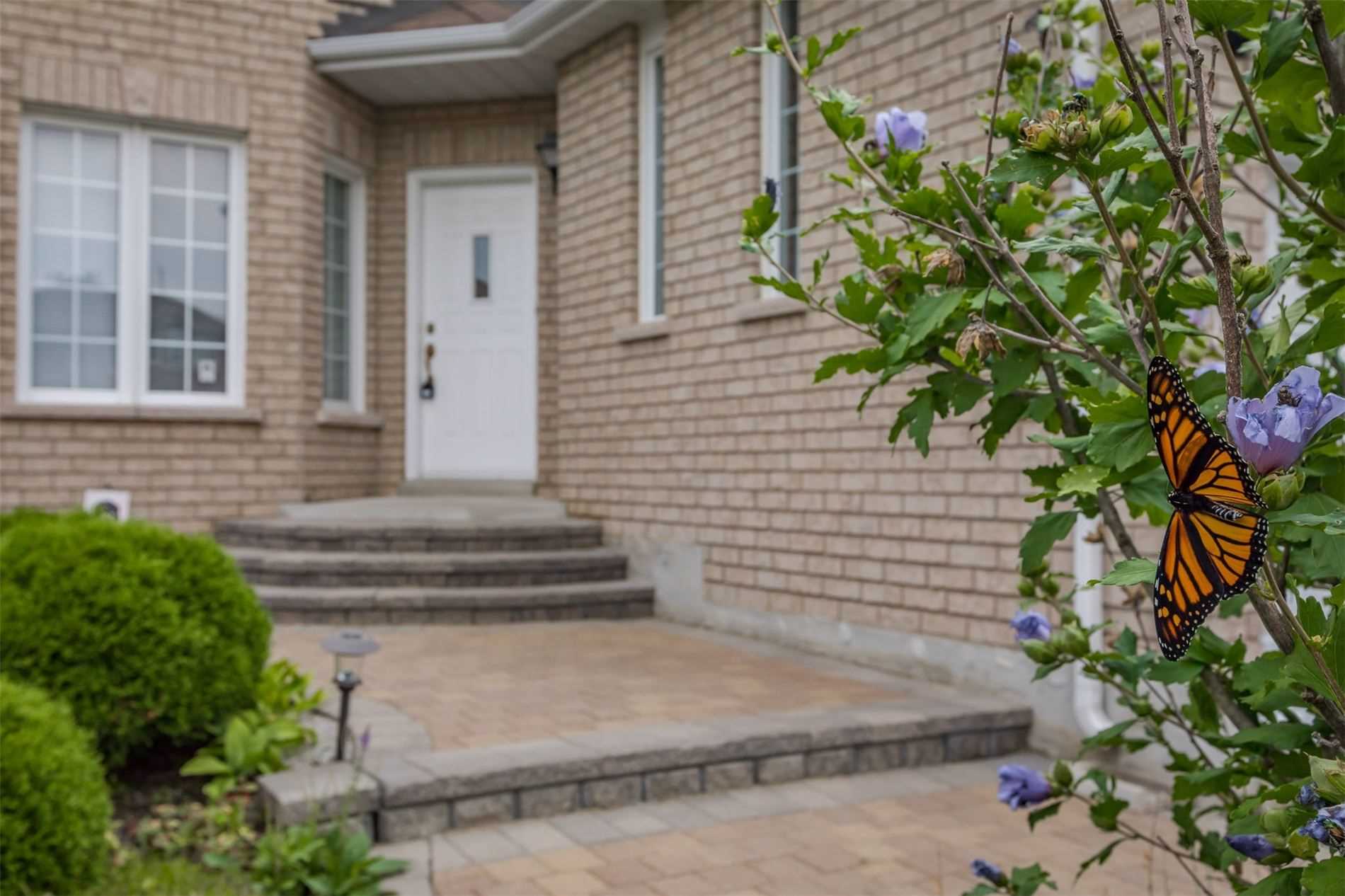 23 Esther Dr