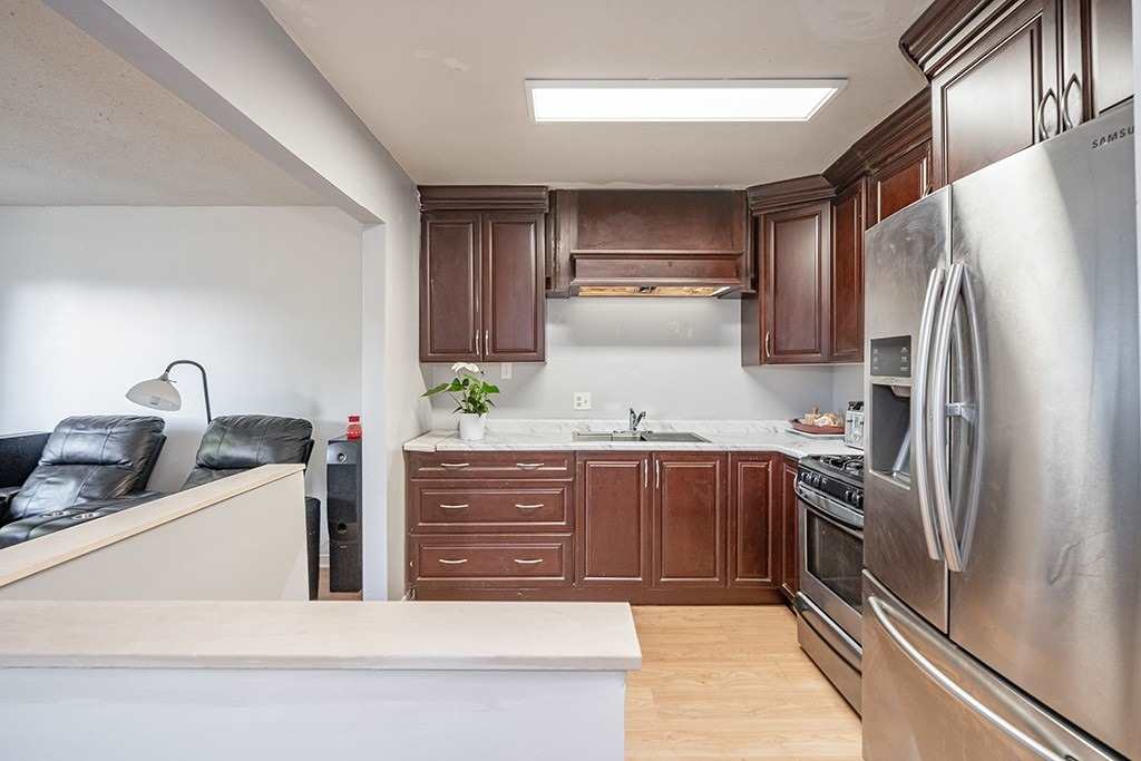 25 South St, #102