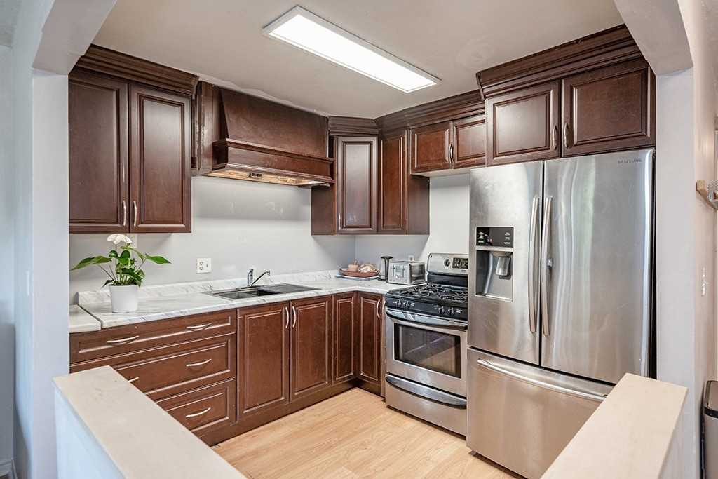 25 South St, #102