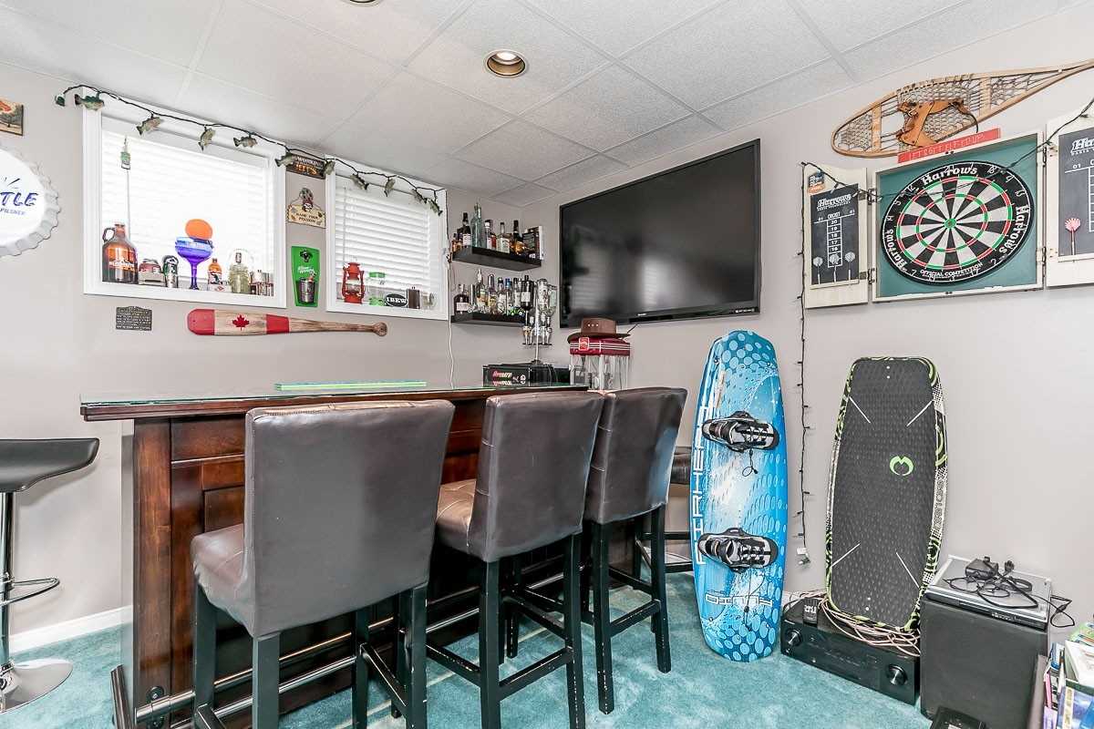 26 Frontier Ave