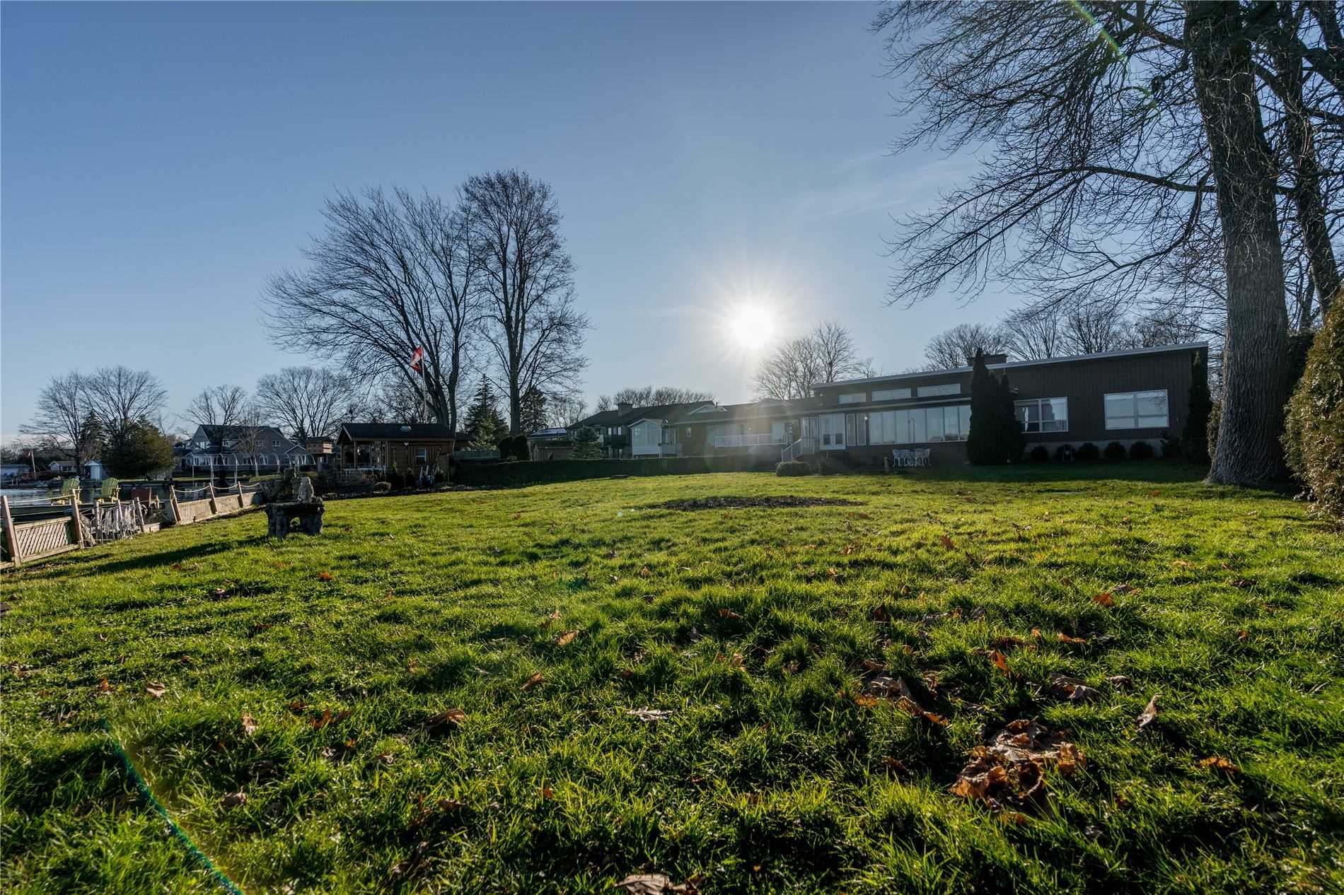 655 Glen Cres