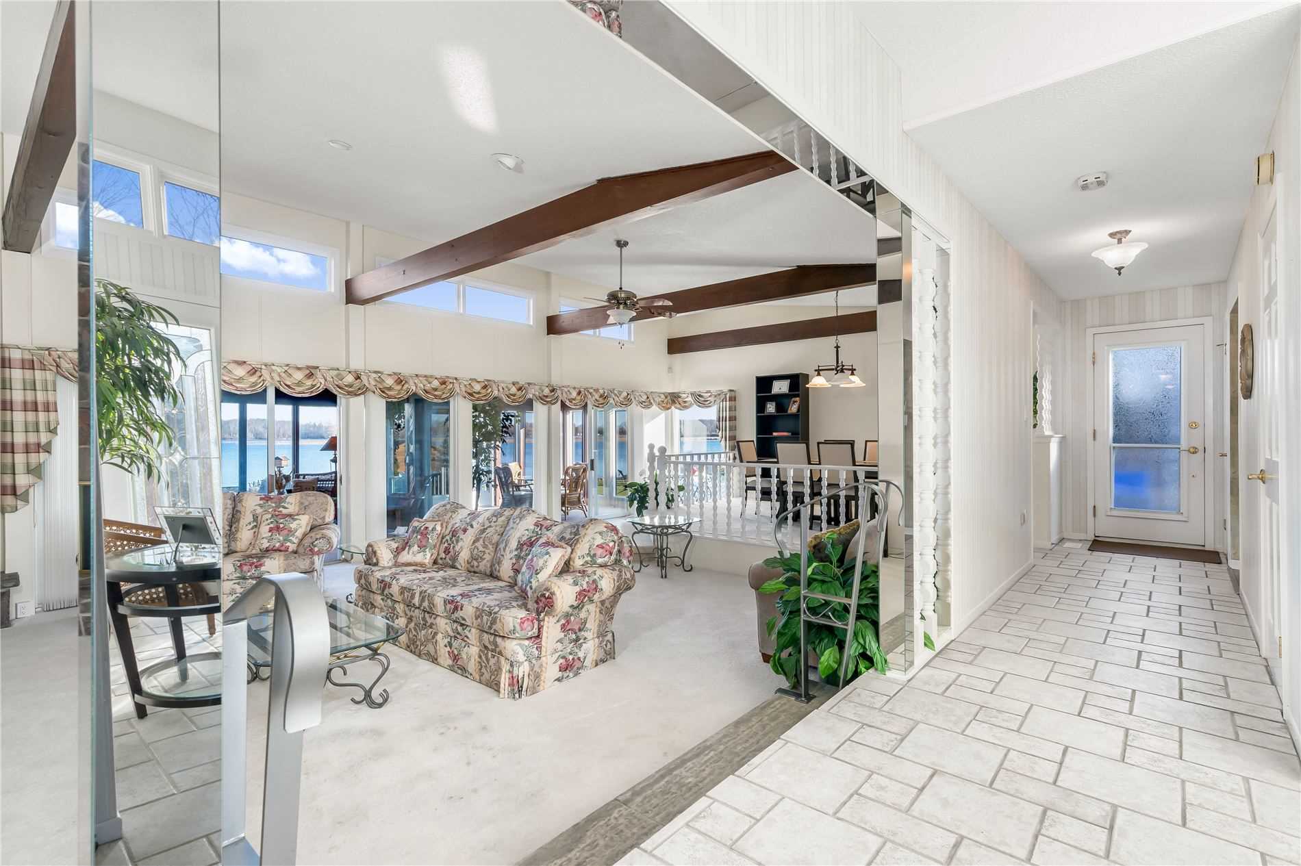 655 Glen Cres